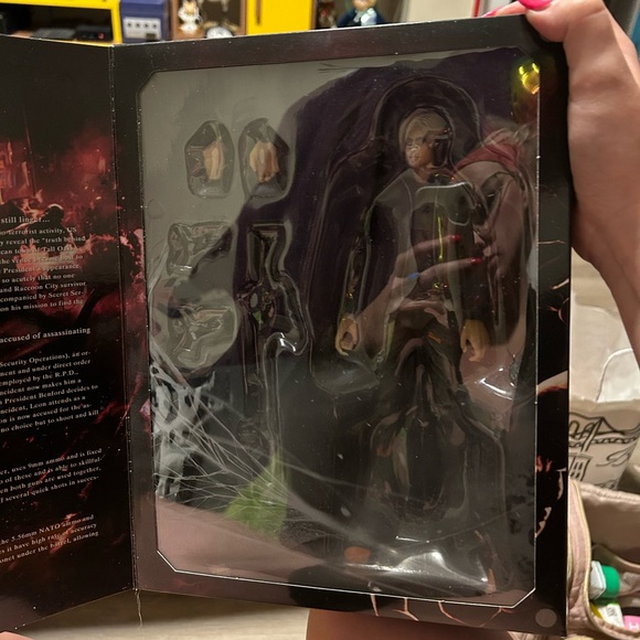 Play Arts Kai Leon S Kennedy Figure Resident Evil 6 Square Enix - Picture 2 of 3